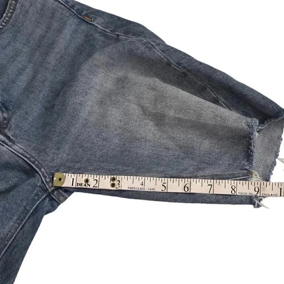 Aritzia Denim Forum The Yoko Bermuda Jean Short Denim Blue Size 25 - Picture 15 of 16